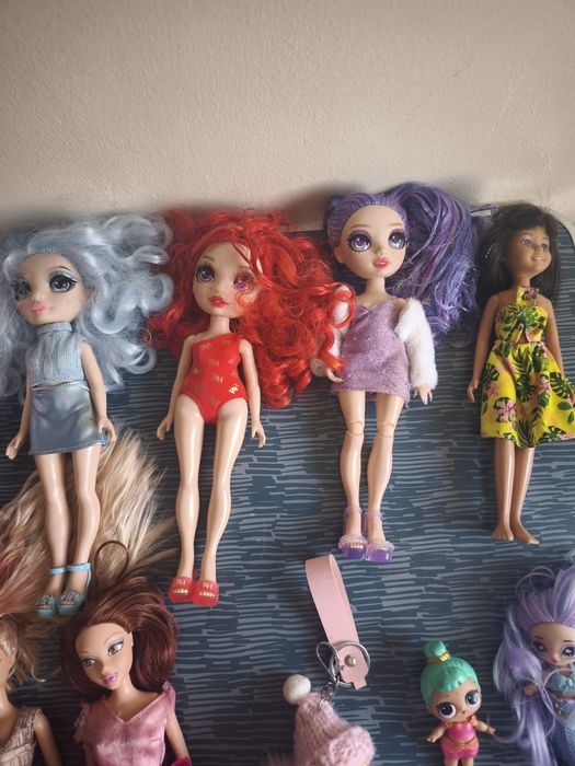 Barbies e Rainbow High