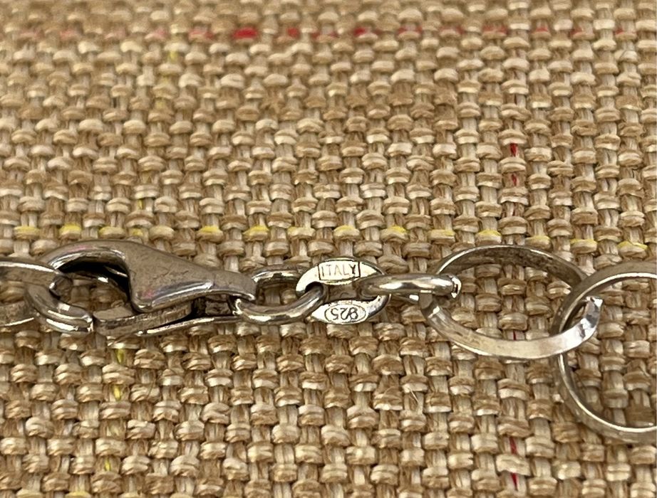 Колье серебрянное.