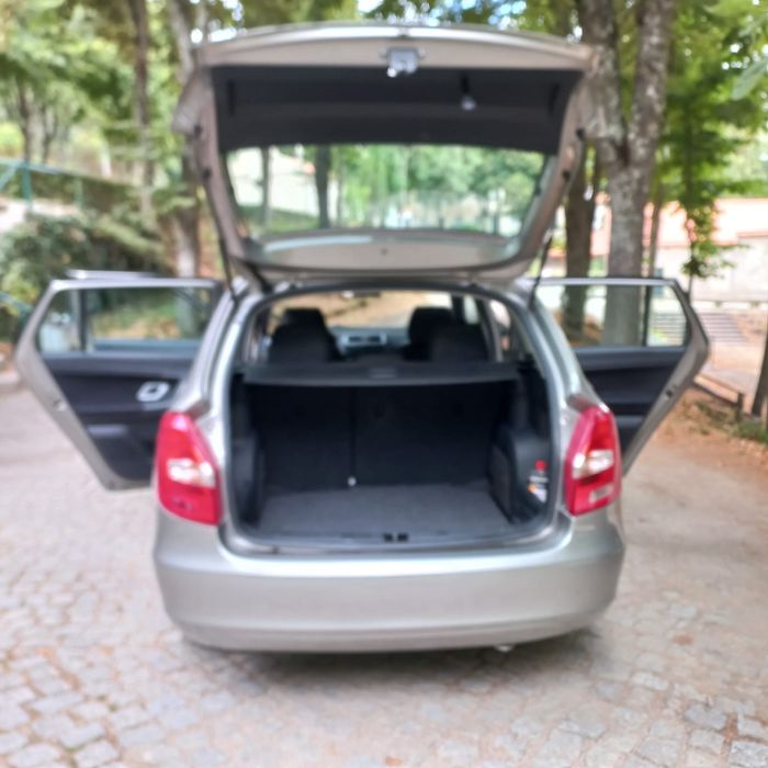 Skoda Fábia Elegance 1.2 – 2009 – Impecável! Pneus Novos!