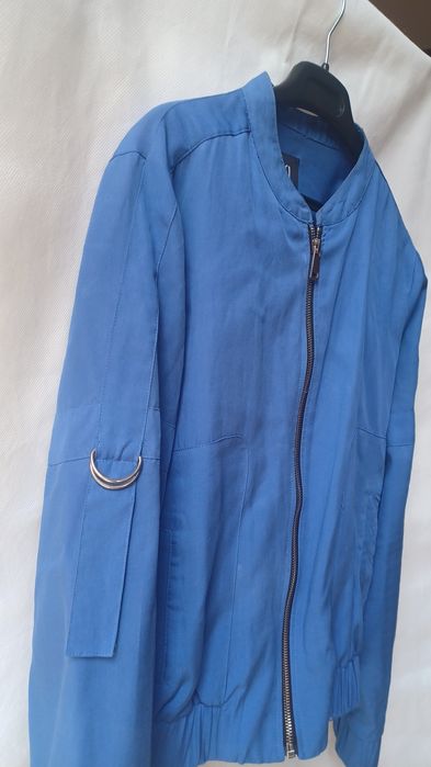 Piękna chabrowa niebieska granatowa bluza kurtka narzutka Reserved 34