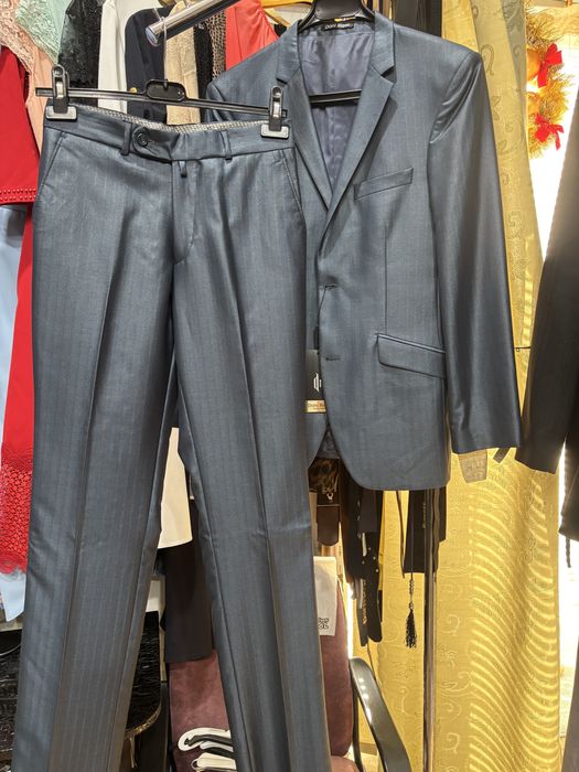 Костюмы мужские новые