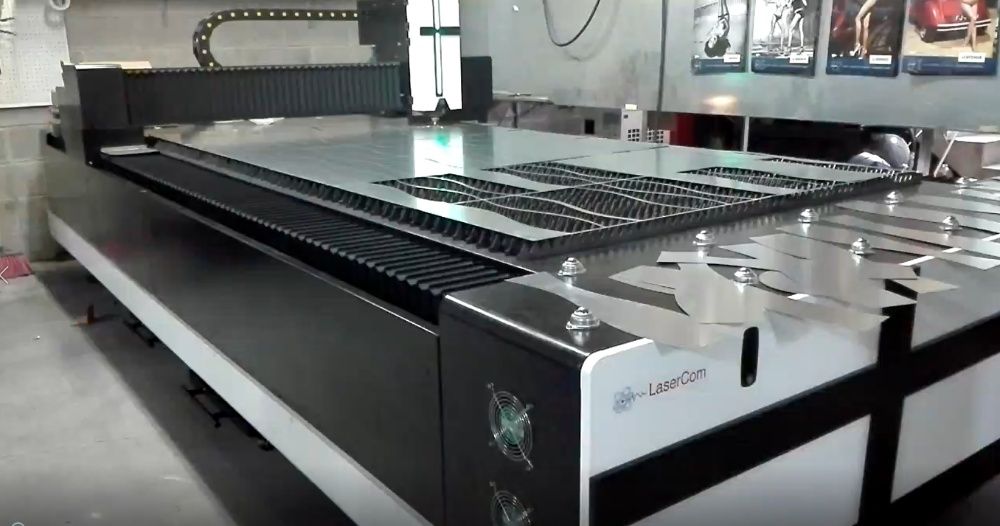 Laser Fibra a partir de 1.5kW para Corte Metais com ou sem cabine