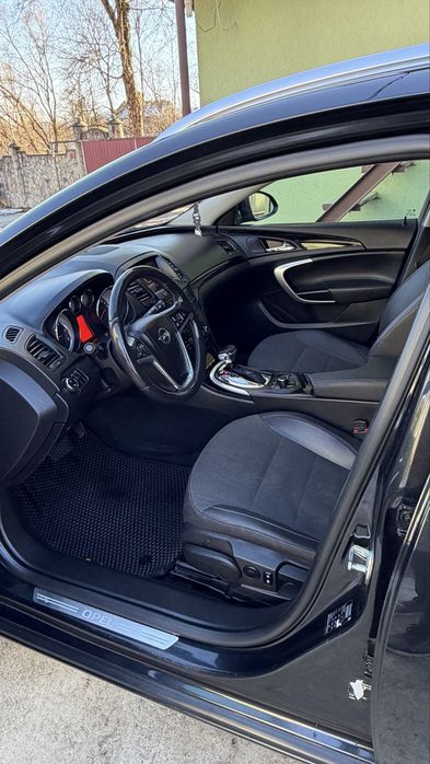 Opel Insigniya 2011р 2.0 Дизель Автомат