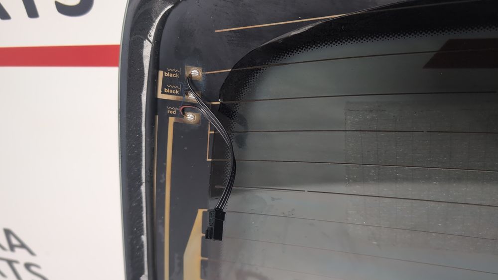 Скло заднє для Mercedes Benz C300 2015-2018