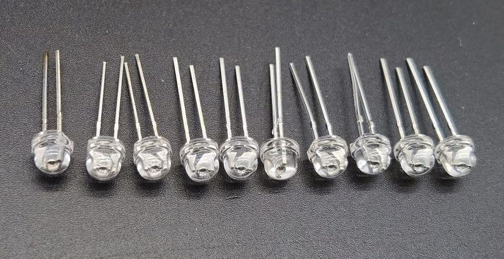 Светодиод яркий белый, цветной, 5мм,3мм, smd,: 3 грн. - Освітлення ...