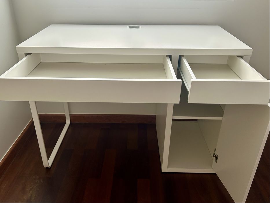 Secretária MICKE (105x50 cm)