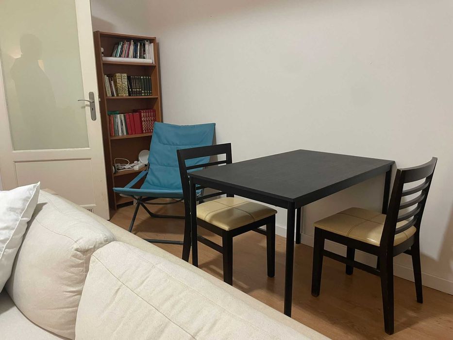 Quarto individual na Quinta da Conchas (Lumiar) com despesas incluídas