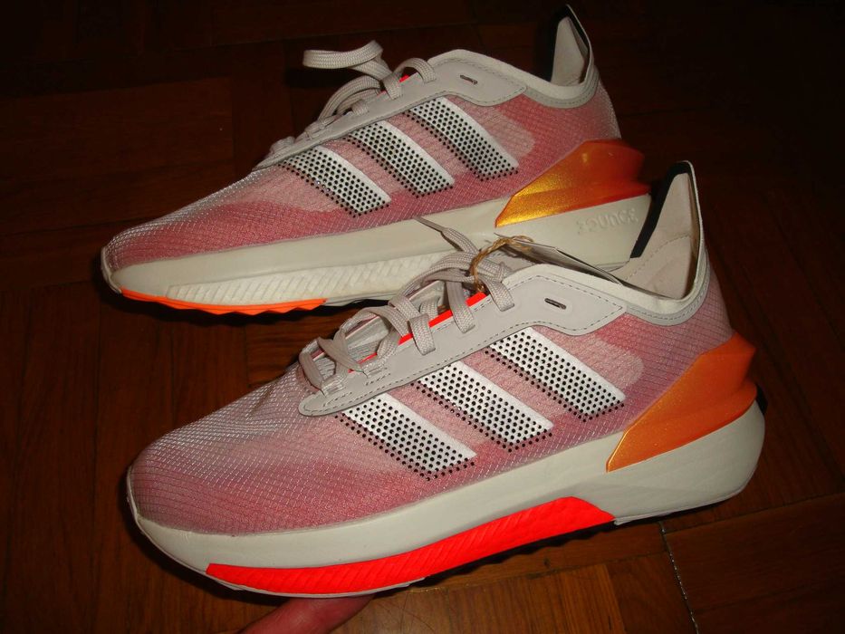 НОВЫЕ Кроссовки ADIDAS , размер 39-39,5 ( 25-25,5 см )