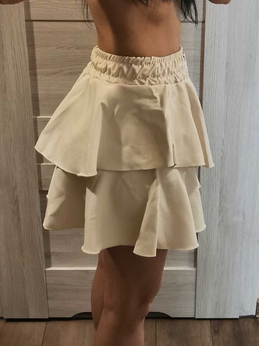 Spódnica mini falbany Uni beż krem Italy Moda