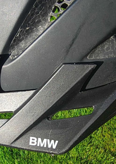 Kask rowerowy ABUS z limitowanej serii BMW