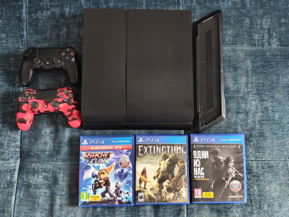 Продам Playstation 4 PS4 Black FAT 500 GB  матова в ідеальному стані