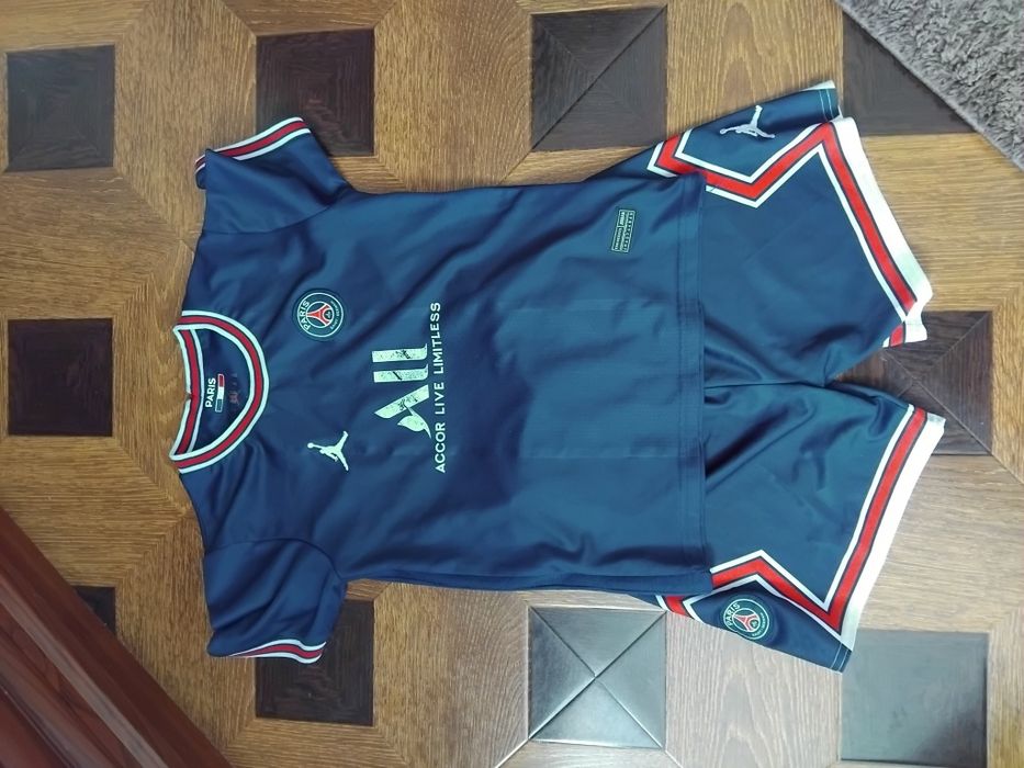 Футбольна форма  .