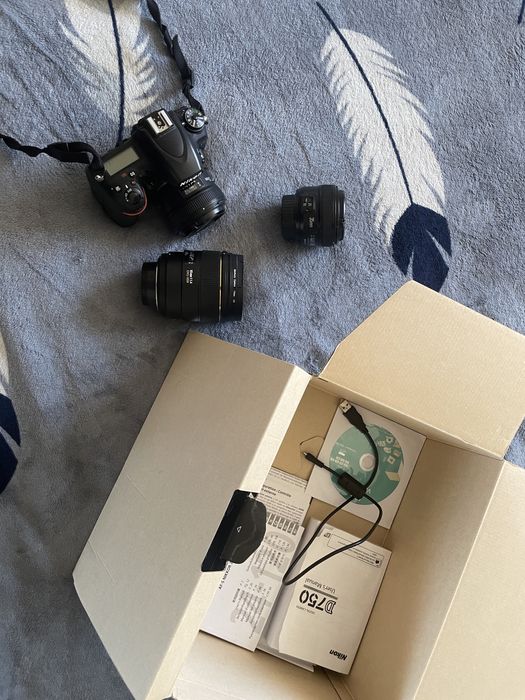 Nikon d750, yongnuo 50mm 1.8, sigma 85mm 1.4, yongnuo 35mm 2.0