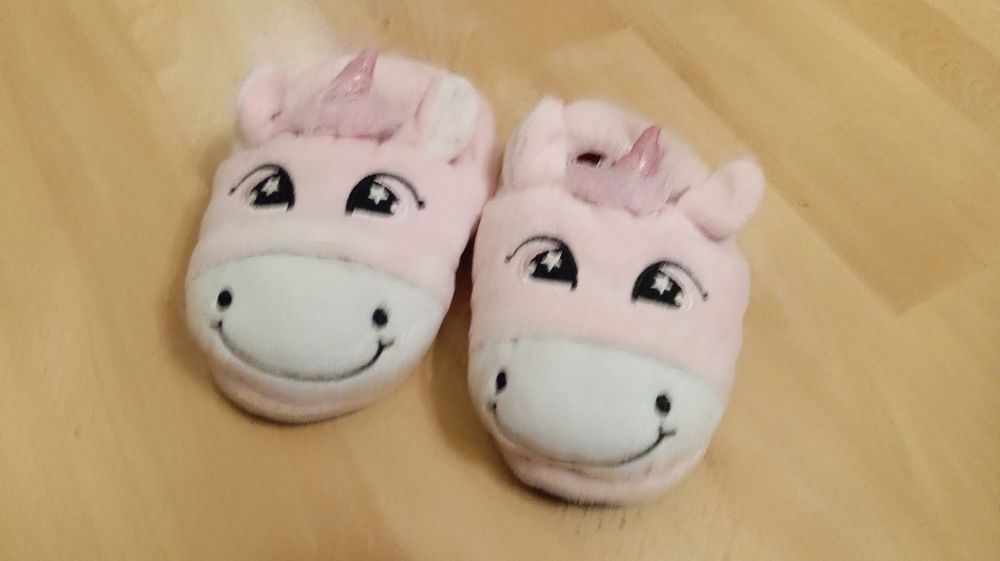 Piżama, kapcie, koszulka, jednorożec, rozmiar 116