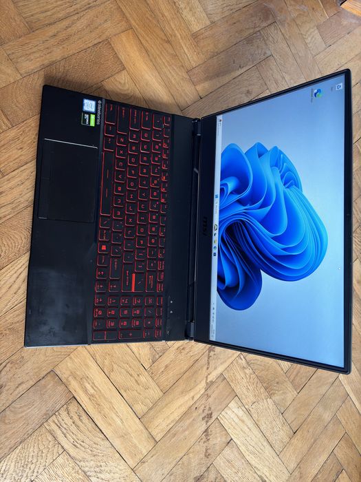 MSI Gl65 gtx1650 i7-9750h 16gb