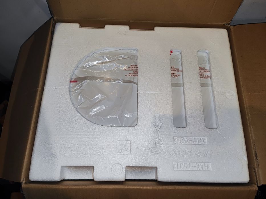 Microondas Kunft 20L, novo