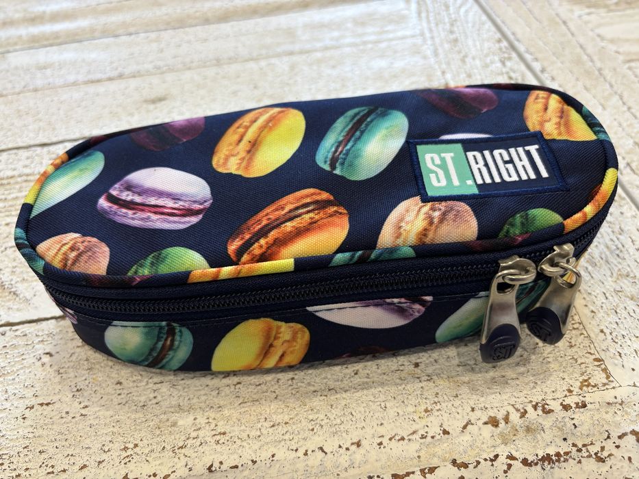 Piórnik St. right w makaroniki