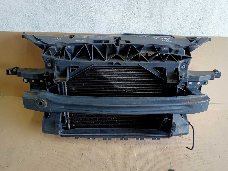 Seat Altea 1.9 TDI BXE pas przedni wzmocnienie przód przednie belka