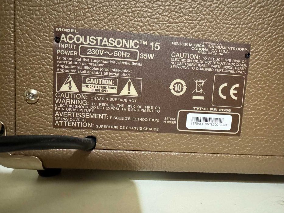 Гітарний комбопідсилювач FENDER ACOUSTASONIC 15