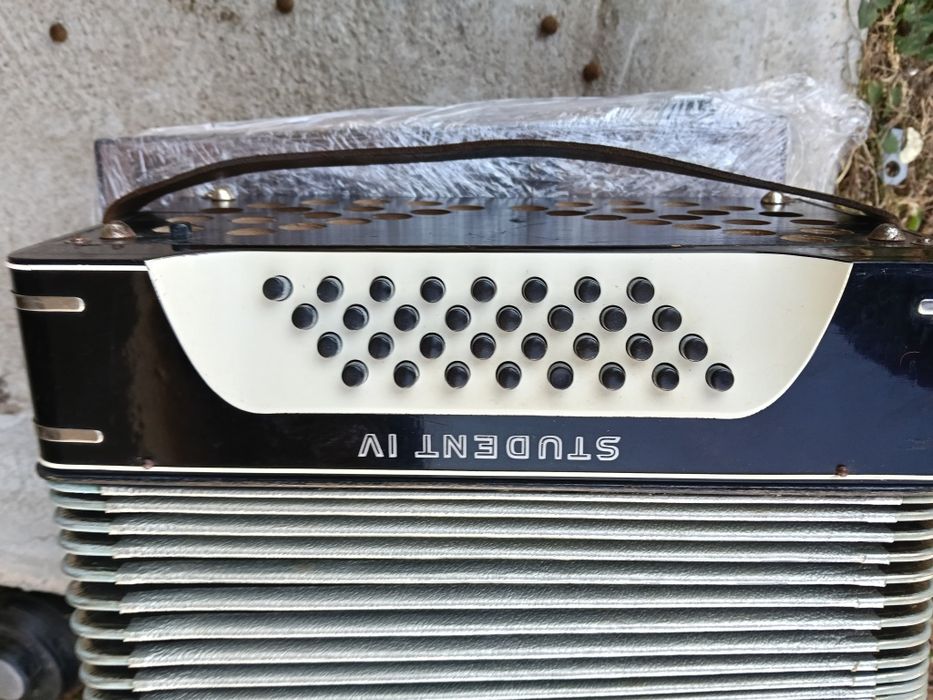 Akordeon hohner student 4. 32 basy