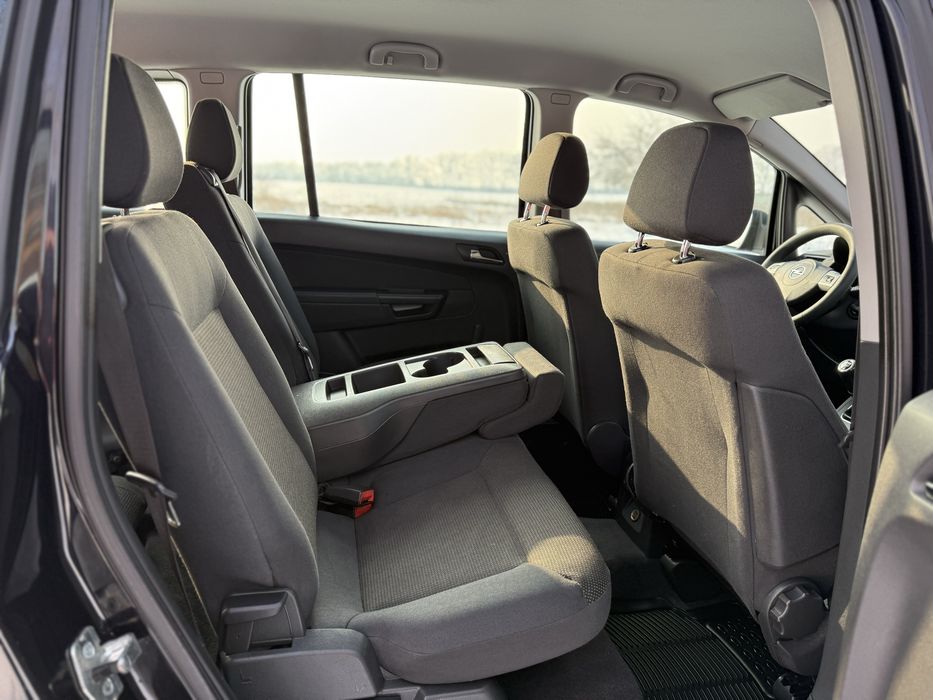 Свіжопригнаний Opel Zafira з Німеччини Розмитнений