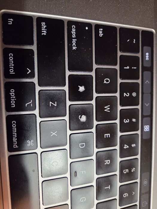 MacBook Pro 15" |i9-9980HK, 8-rdz 5 GHz| 32 GB|512 GB |Radeon PRO
