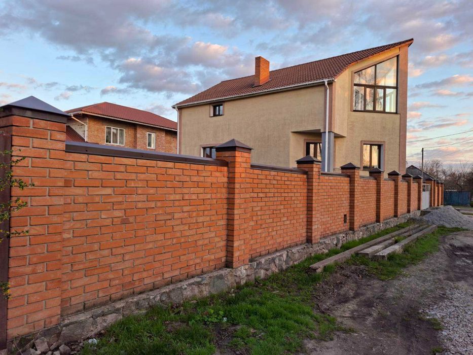 Продається сучасний  будинок з ремонтом 2025 року