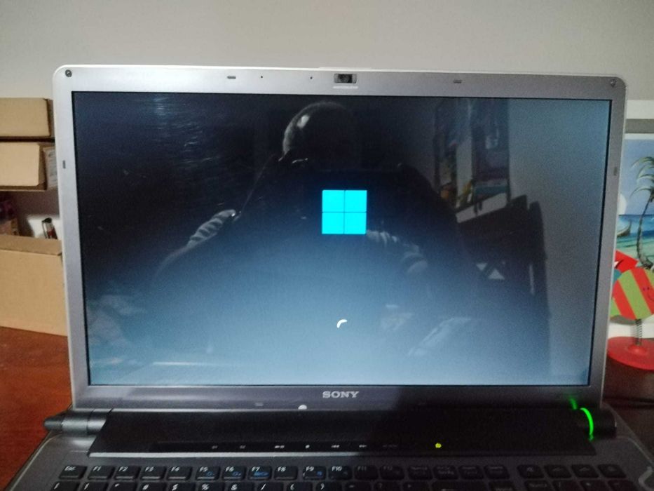 Sony VAIO AW31M/H – 18.4” | 8GB RAM | SSD 256GB | Extras incluídos