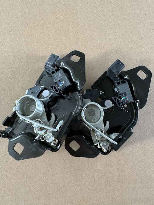 ОРИГІНАЛ Замок капоту Tesla M3 рест, MY - 1500397-00-Е