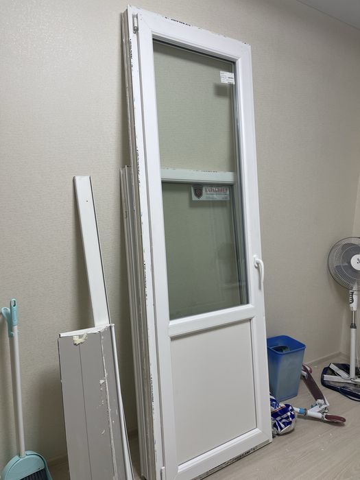 Продаю дверь и окна  3000гр