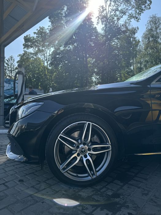 Оригінальні різноширокі диски з резиною mercedes w213/e-class r19 AMG