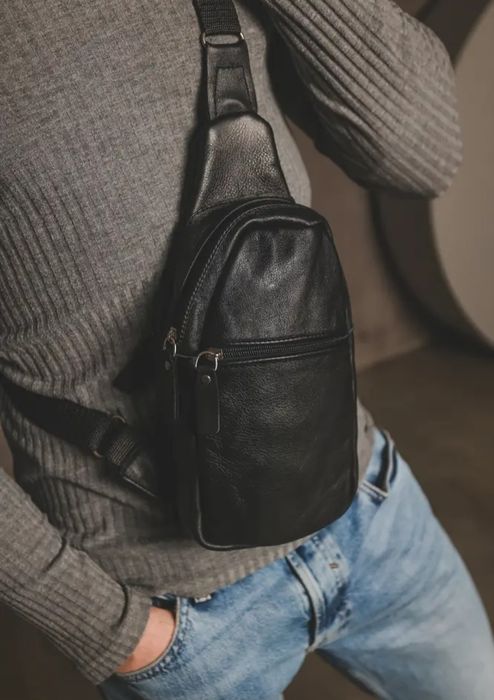 Шкіряна сумка- слінг через плече