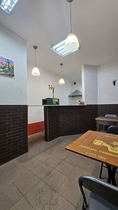 Продам комерційне приміщення в центрі міста. Торг!!!