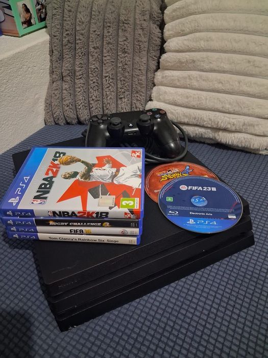 PS4 Pro 1TB + Comando DualShock 4 + 6 Jogos