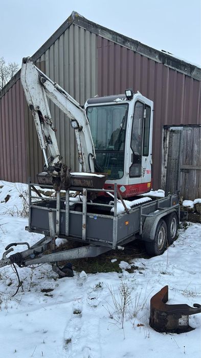 Minikoparka takeuchi tb016