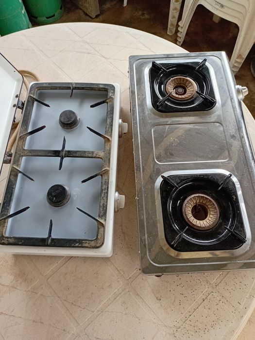 Fogão de dois bicos a gás
Pode ser ligado diretamente a botija