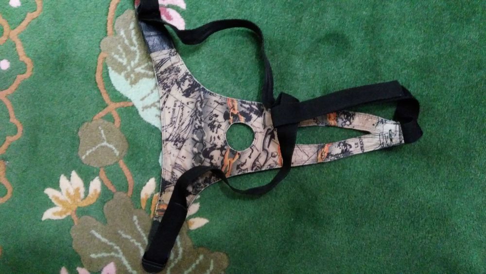 Разноцветные трусики/стринги кожзам на поясе и застёжках