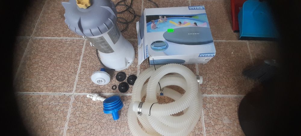 Motor e resguardo para piscina