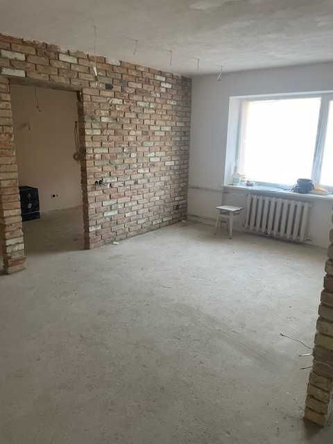 продаж  приміщення  під офіс чи магазин по проспекту Волі 62