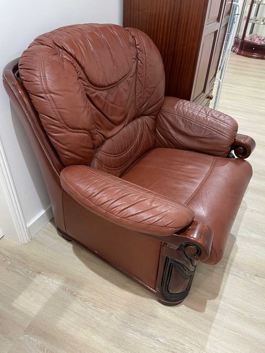 Sofá/Poltrona em cabedal