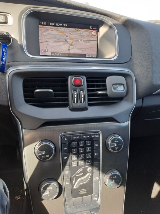 Venda volvo v40 D2 spor 1.6 diesel  7.750€ Porto