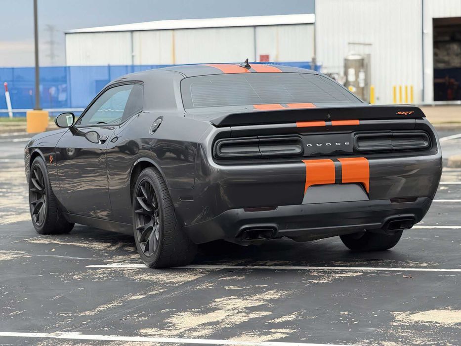 Dodge Challenger SRT Hellcat      2017