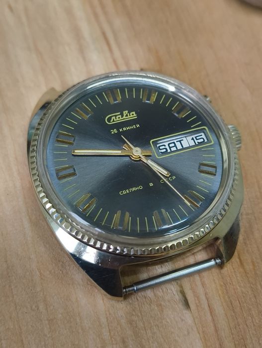 Наручниий годинник слава. Наручные часы слава в позолоте, ссср