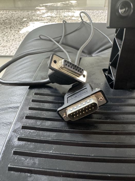 Volante, pedais e manete Thrustmaster