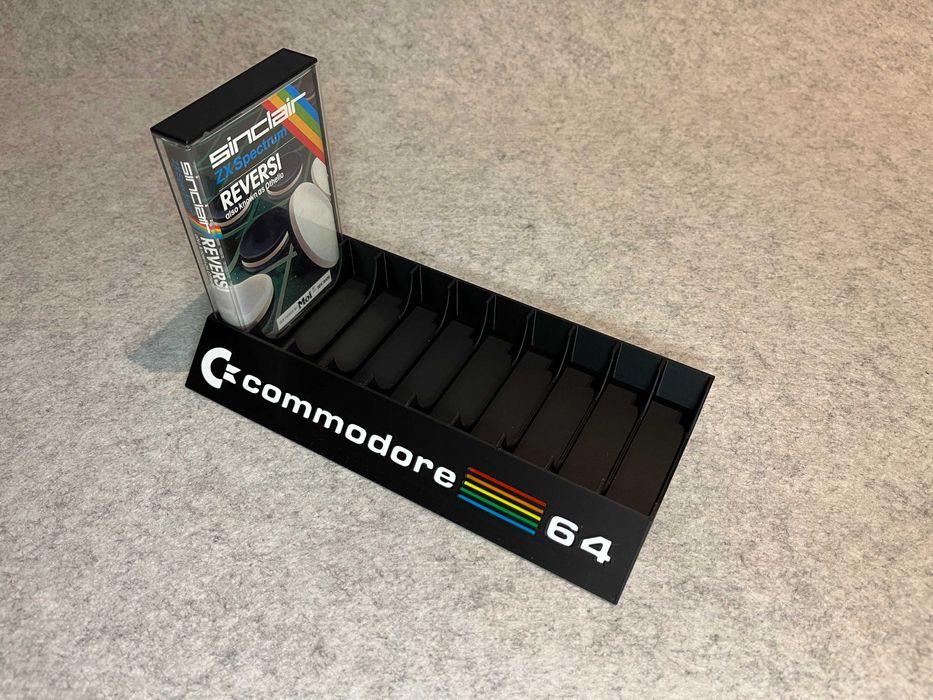 Stojak podstawka na 10 gier Commodore 64