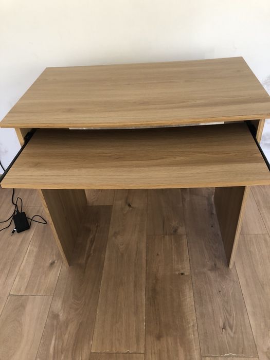 Secretaria com estante