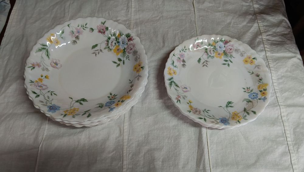 Pratos Arcopal Feston Hortense Vintage