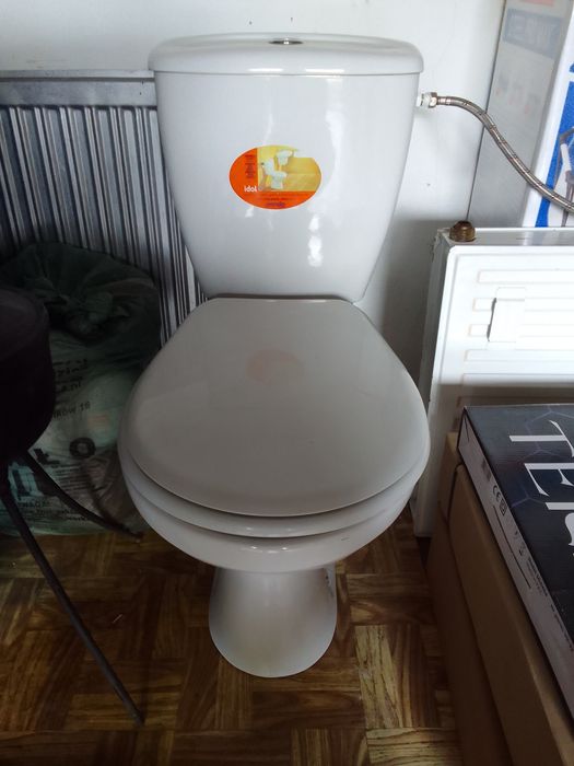 muszla wc wraz z osprzętem PANDA