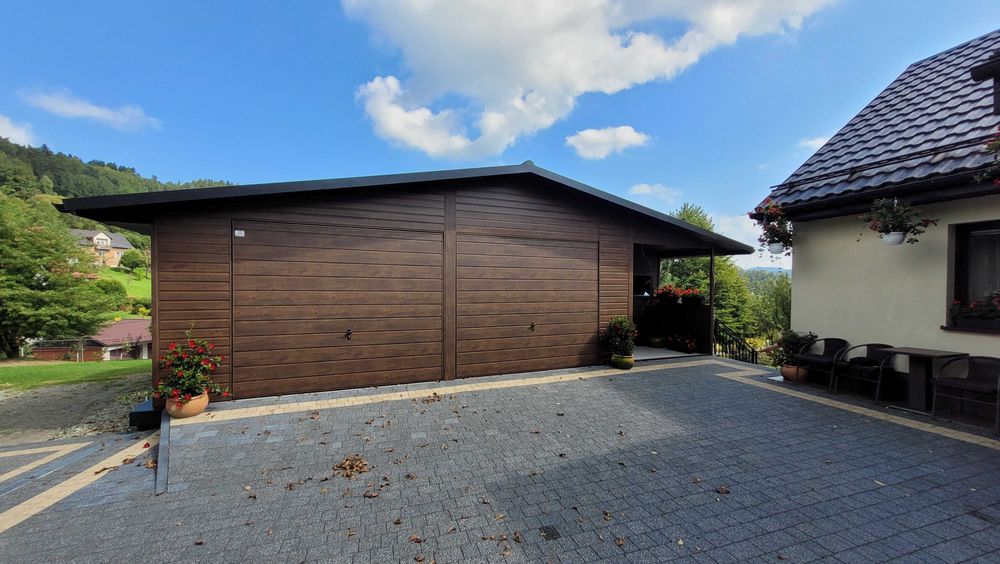 Garaż blaszany 10x10m profil zamknięty dwie bramy uchylne