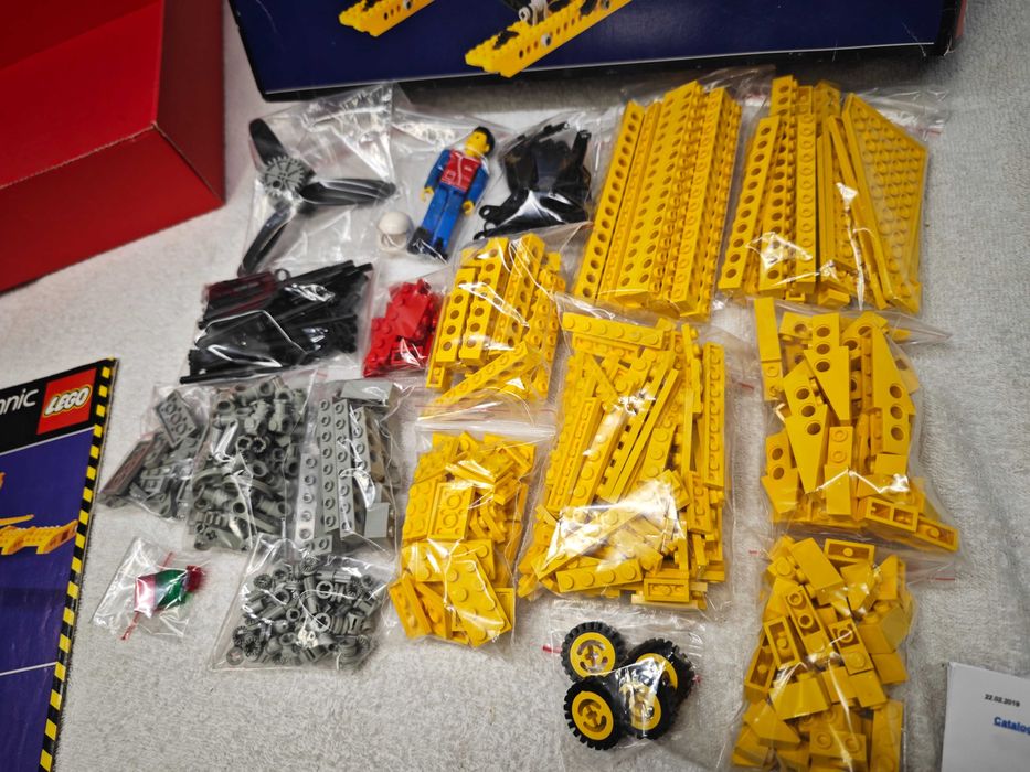 Lego Technic 8855 "Prop Plane"; 1988; [92]